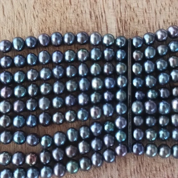 GII Nine Strand Freshwater Pearl Choker with .925 Fittings. Peacock - Picture 7 of 7